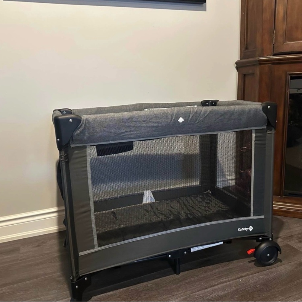 Safety 1st Gray Portable Playard